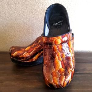 EUC Dansko Clogs